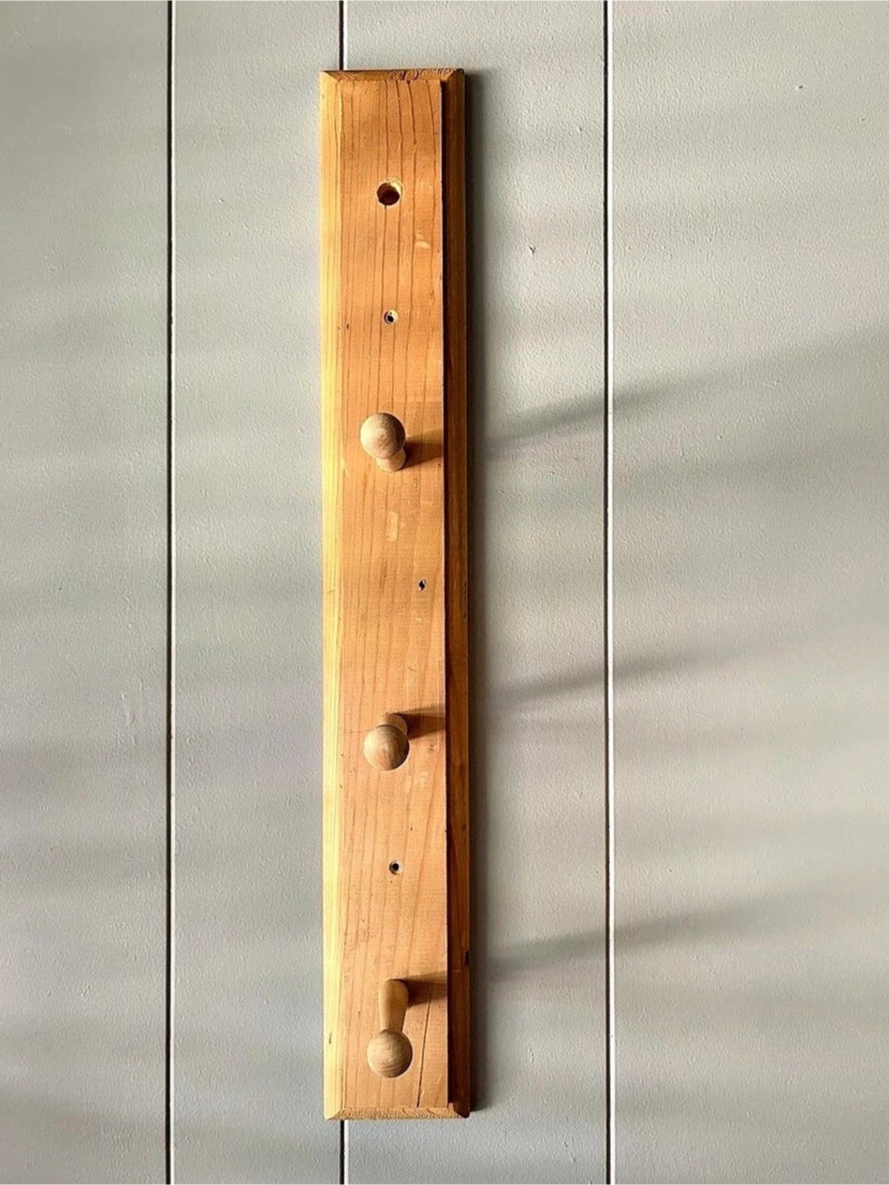 Wooden Wall-Mounted Coat/Hat Rack